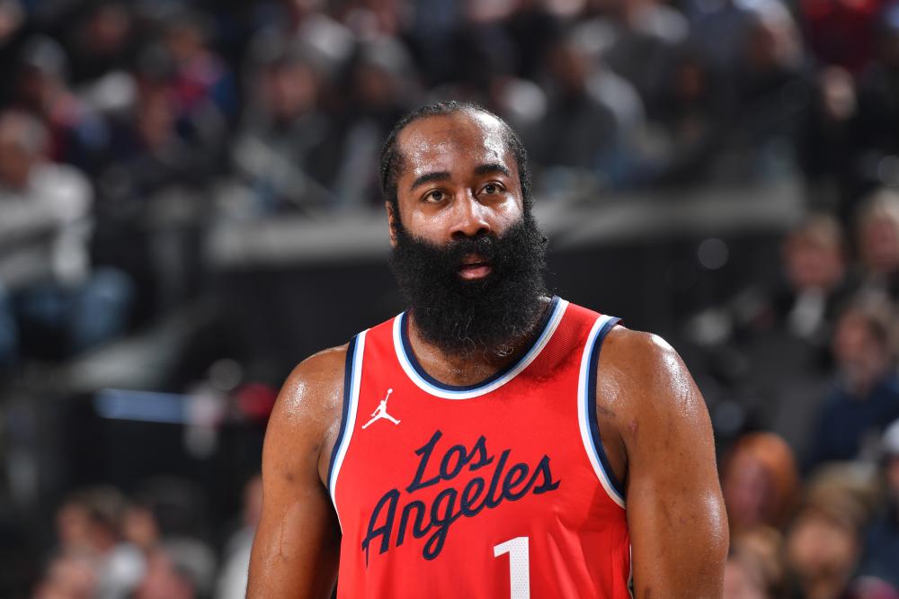 他几乎满足 他几乎满足