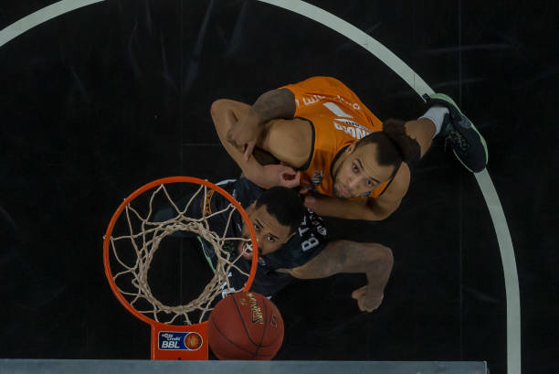 出现分裂 出现分裂