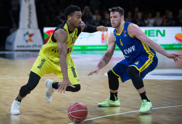 他们依然保 他们依然保