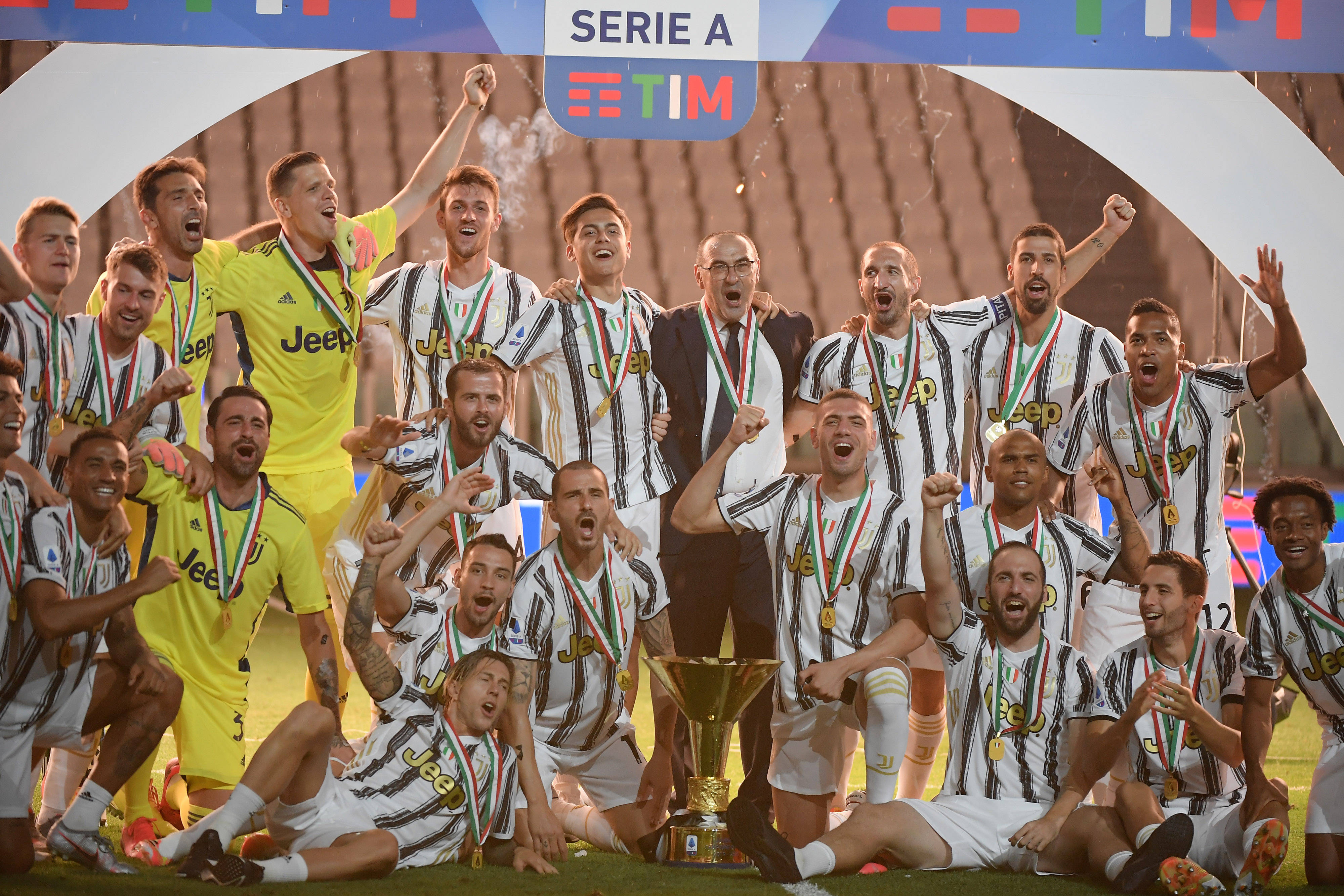 猛龙主场冲 猛龙主场冲